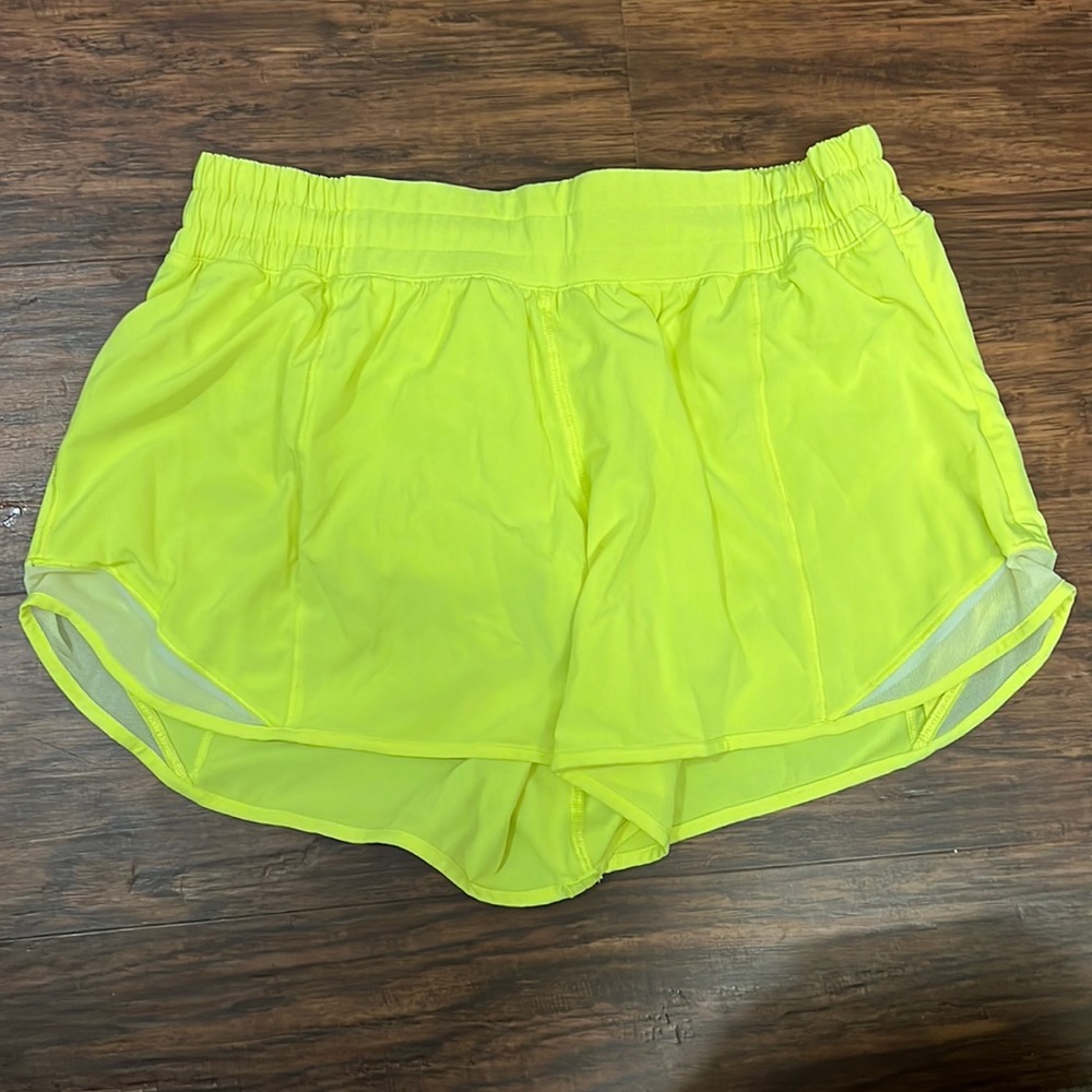 Lululemon Hotty Hot Short II Long 4"